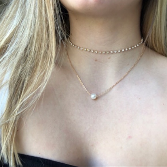 Layered Rhinestone Choker and Pearl Necklace Gold - Picture 6 of 7